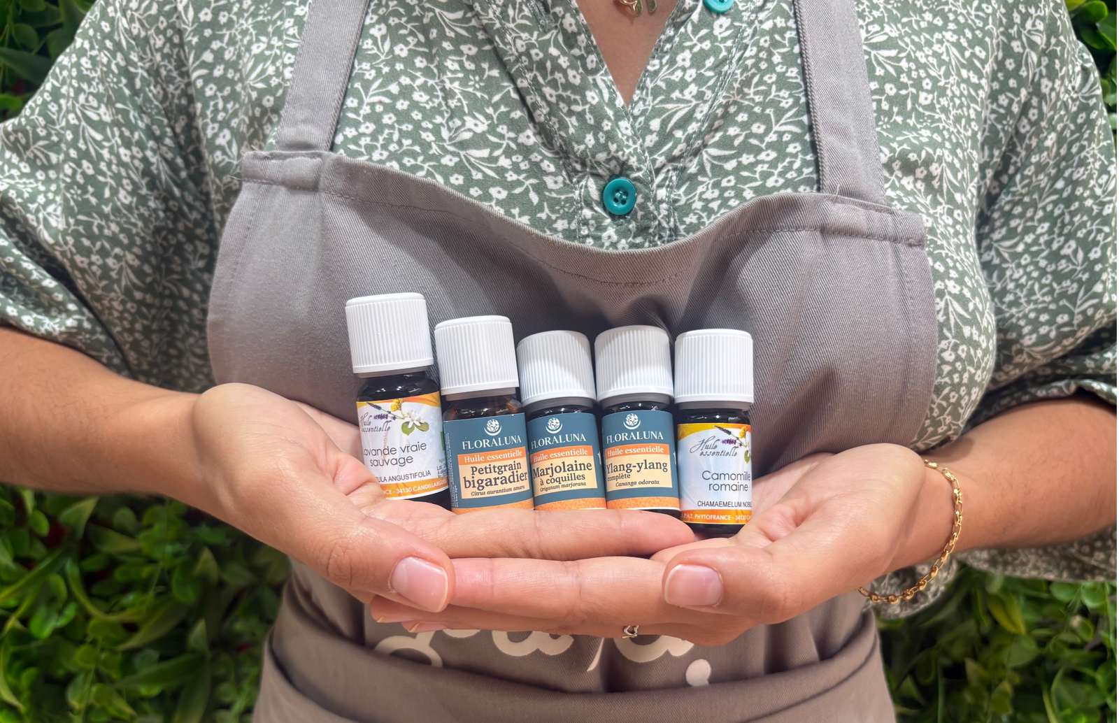 Huiles essentielles pour le stress et l'anxiété : lesquelles choisir et comment les utiliser ?