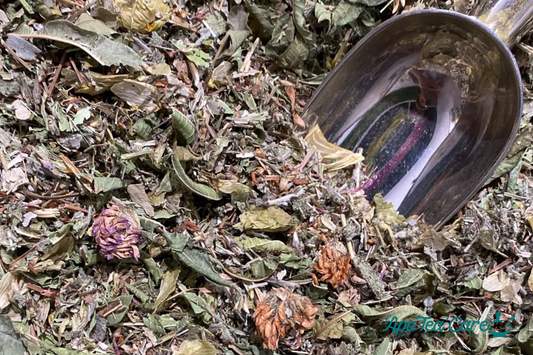 Mélange de plantes pour soutenir l'équilibre féminin lors de la ménopause - L'ApoTea'Care Herboristerie