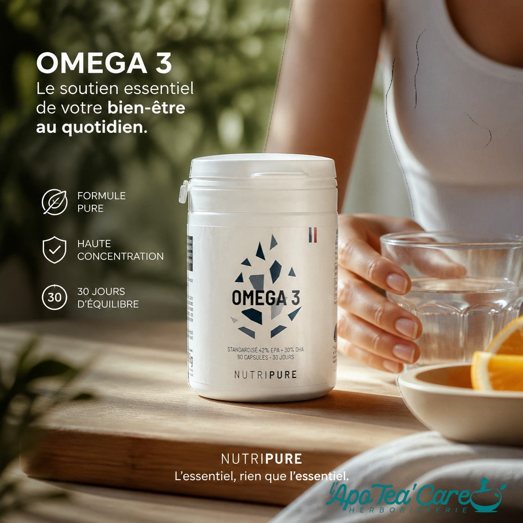 Pot de 90 capsules Omega 3 Nutripure Herboristerie L'ApoTea'Care sur une table en bois avec un verre d'eau